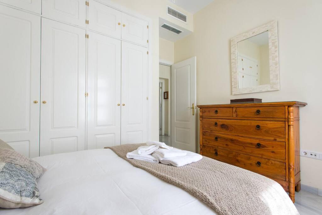 Apt. Sierpes-Cuna, Wifi, Hvac Севилья Экстерьер фото